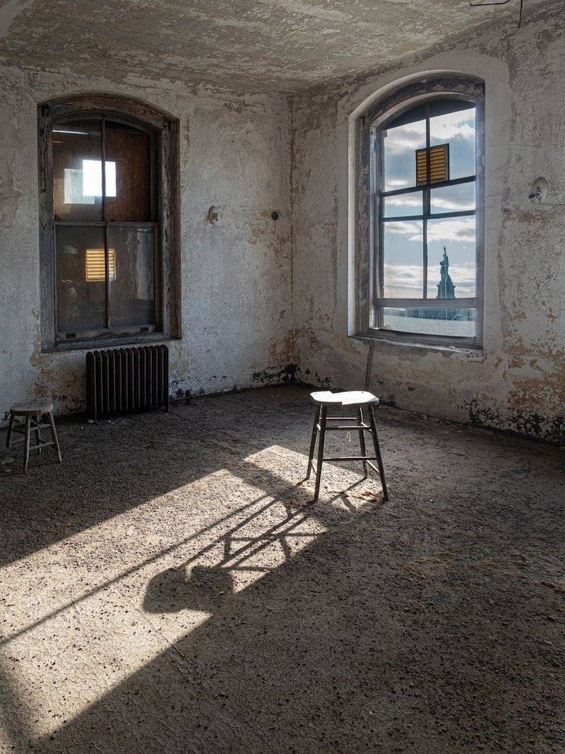 Why This Abandoned Hospital in New Jersey Feels Too Creepy to Visit Solo What It’s Really Like to Walk Through the Abandoned Hospital Today