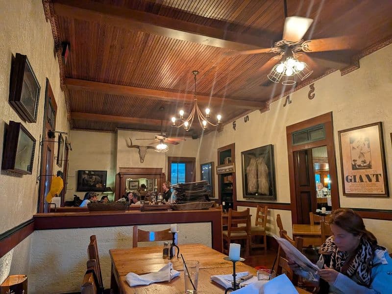 You’ll Drive Miles Out of Your Way for This Texas Restaurant — And Have Zero Regrets Service, Reservations, and Timing Tips