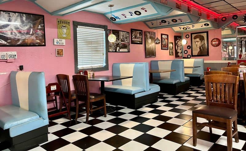 This Old-Time Florida Diner Feels Like Stepping Straight Into The 1950s 7 Need-To-Know Details Before You Go
