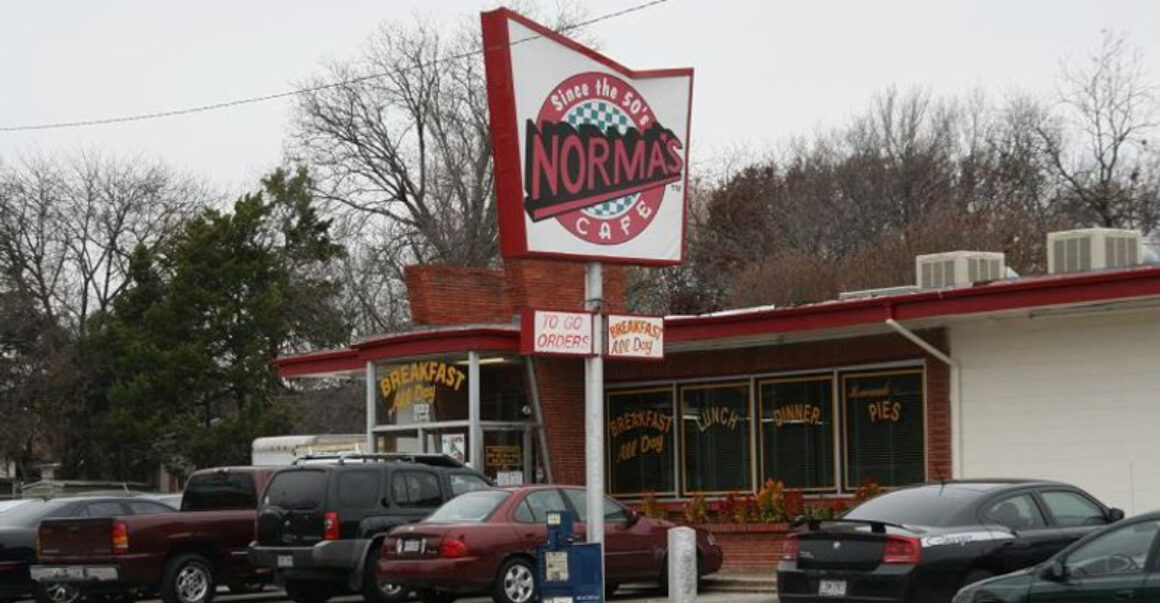 If You Love Comfort Food, This Dallas Cafe Is Calling Your Name