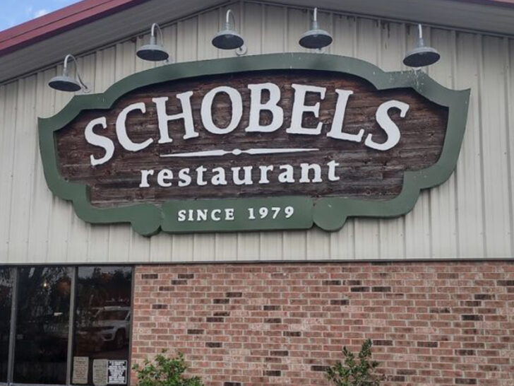 Locals Try to Keep This Texas Buffet With Endless Southern Classics a Secret