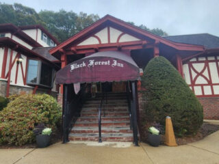 new jersey has a restaurant where the schnitzel feels like a mini trip to bavaria