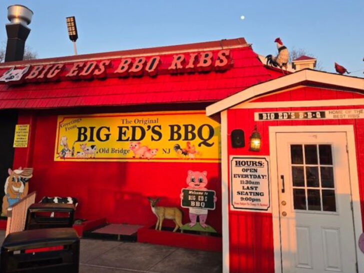 New Jersey&rsquo;s Unassuming Red Barn Serving Ribs Worth Crossing State Lines For