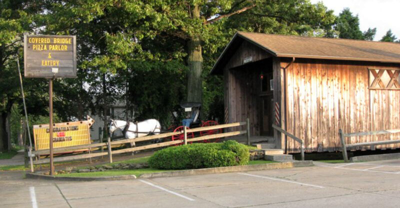 Ohio Is Home To A Pizza Parlor Inside A Historic Covered Bridge (A Place You Just Have To Experience)