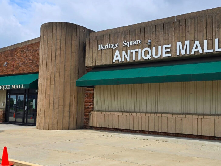 People Drive From Across Ohio To Hunt For Bargains At This Enormous Antique Shop