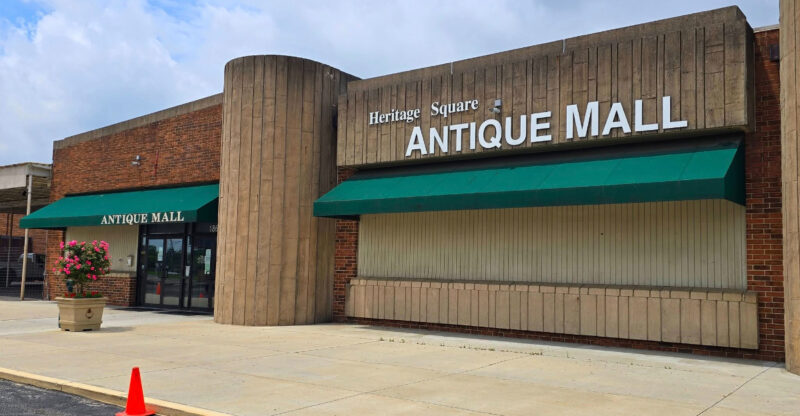 People Drive From Across Ohio To Hunt For Bargains At This Enormous Antique Shop