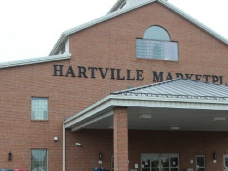 People Drive From All Over Ohio To Search For Bargains At This Massive Flea Market