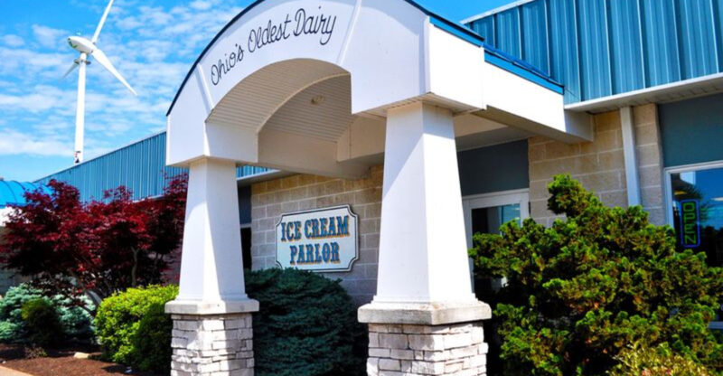 People Travel From All Over Ohio To Enjoy This Legendary Ice Cream Parlor