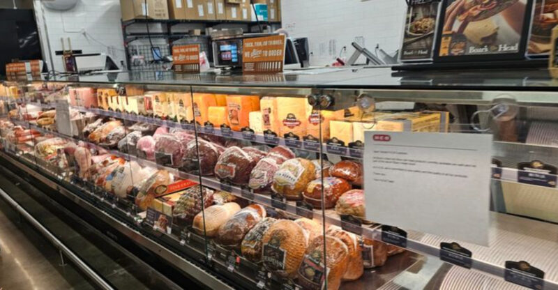 Texans Complain About These Grocery Stores… But Still Shop There Every Week