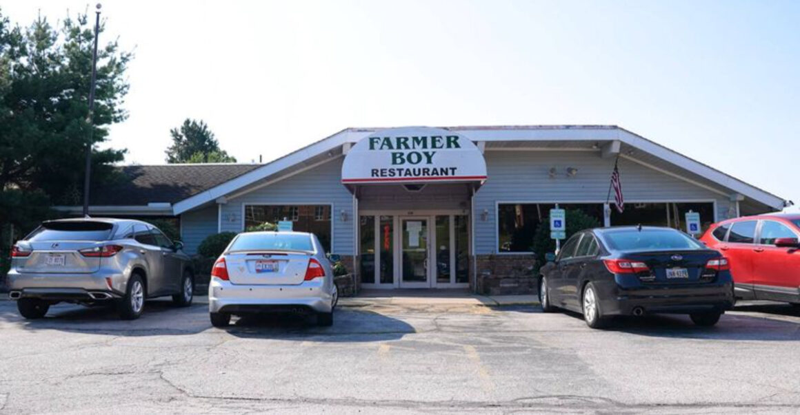 the 899 breakfast at this cozy diner in ohio is better than any chain restaurant
