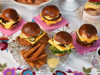 The Best Cheeseburgers In The Midwest Are Made Inside This Cozy Restaurant In Ohio