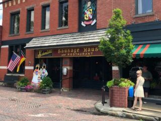 the cozy restaurant in ohio that secretly serves the best meatloaf in the state