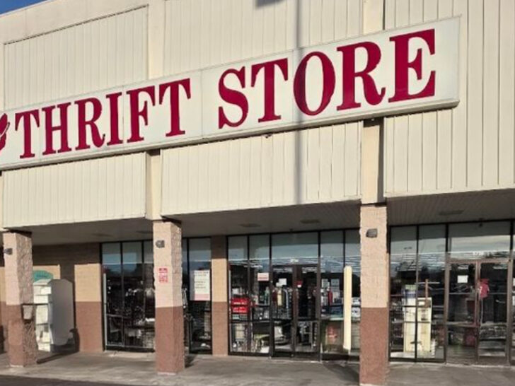 The Enormous Thrift Store In Ohio That Bargain Hunters Say Can Take All Day To Explore