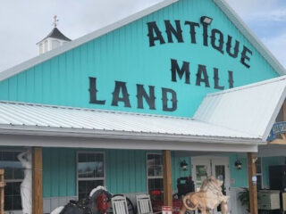 the huge vintage store in ohio where you can fill a whole cart for 45