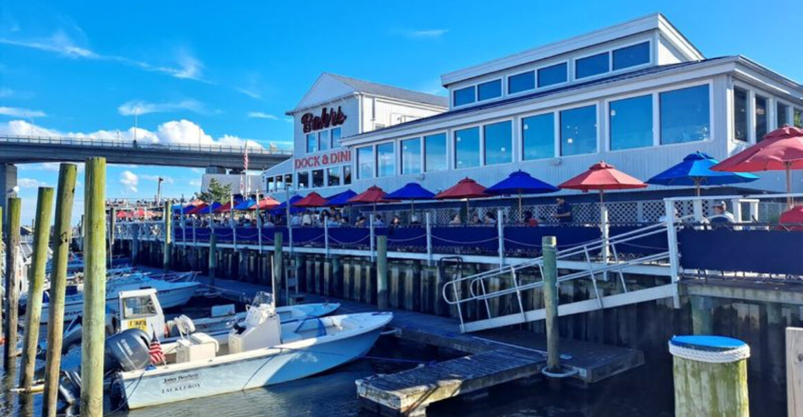 the legendary fried clams at this new jersey waterfront restaurant are worth every mile