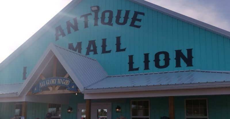 The Massive Vintage Store In Ohio Where You Can Fill A Full Cart For $45
