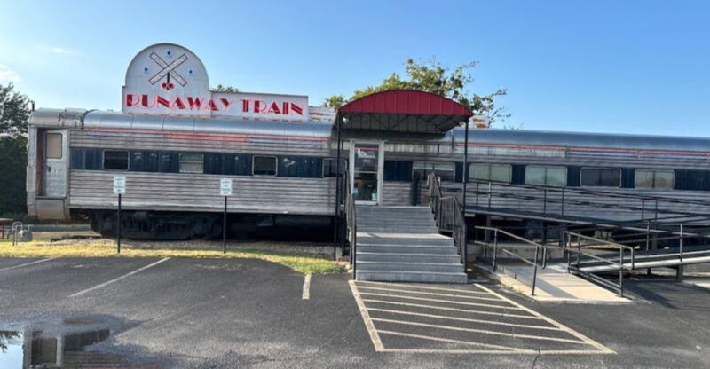 This Cozy Texas Cafe Inside a Train Car Is Winning Hearts