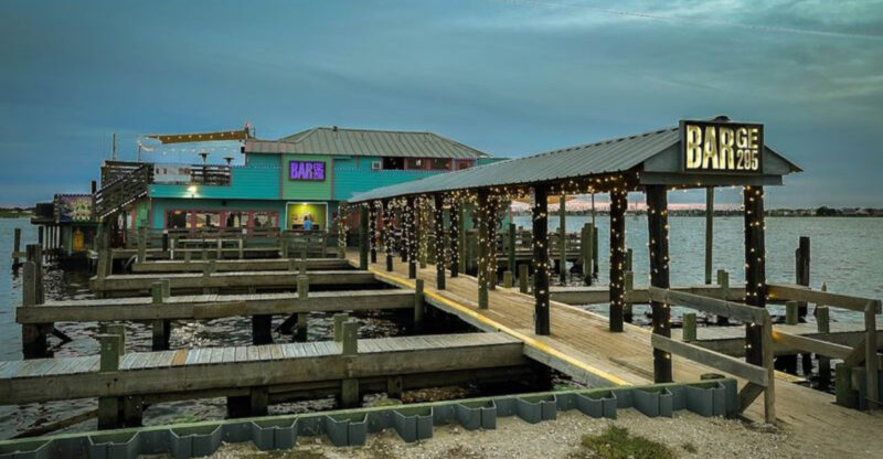This Floating Bar in Texas Is the Perfect Waterfront Hangout