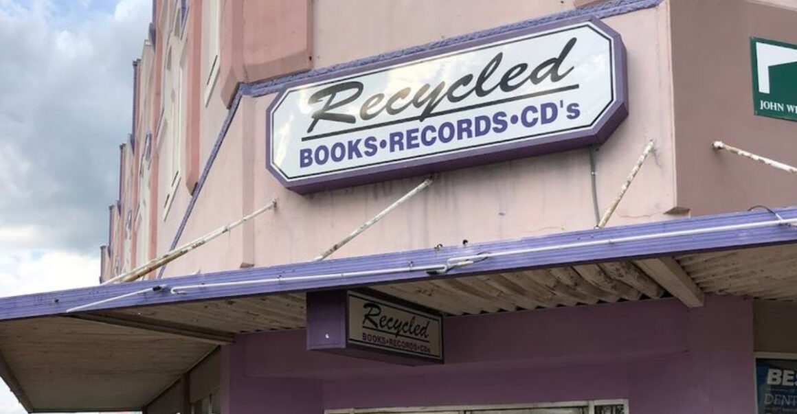 this massive 3 story texas bookstore is every book lovers fantasy