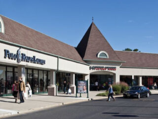 this massive new jersey outlet mall proves you dont need a big budget to score big