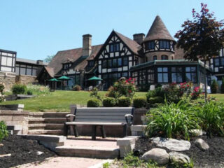 this postcard worthy state park in ohio is so beautiful it feels like a dream