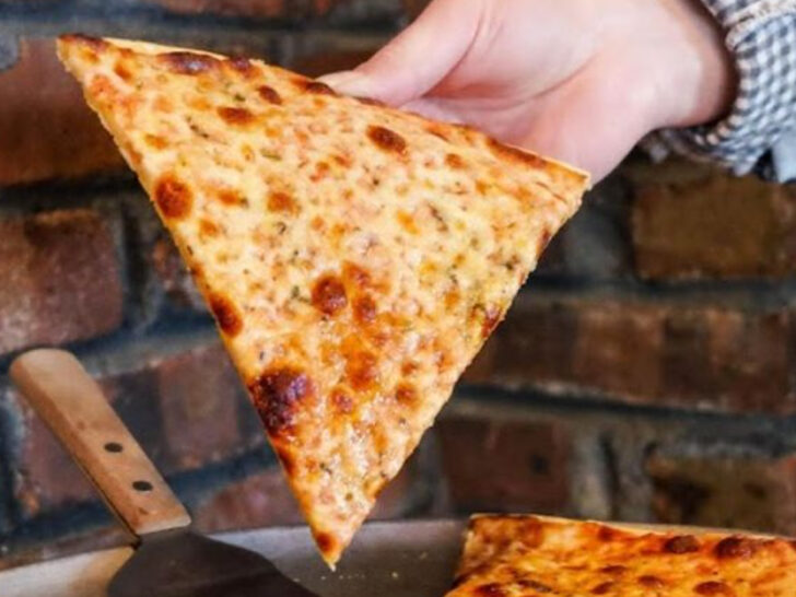 This Quaint Cabin in New Jersey Is Hiding One of the State&rsquo;s Best Pizzas