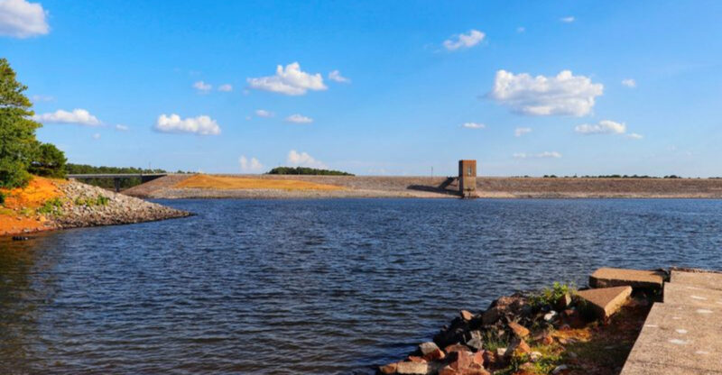 This Quiet Texas Lake Just Became the Center of a Heated Debate