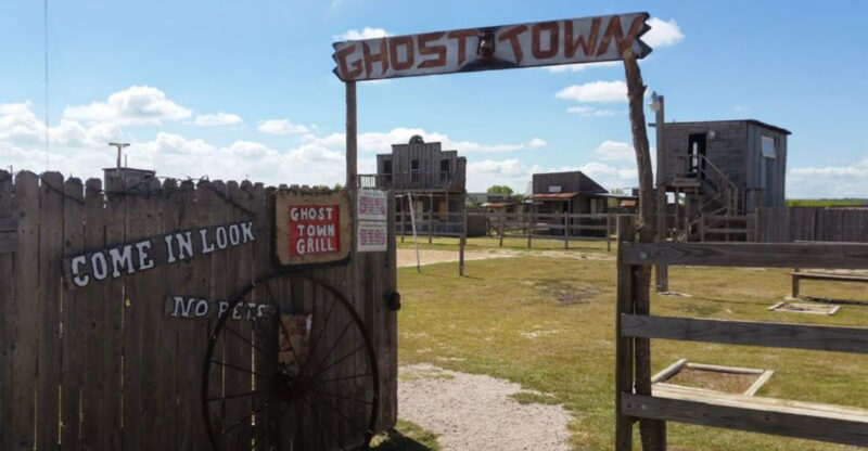 This Texas Ghost Town Delivers Real Chills—All for a Truly Heartwarming Cause