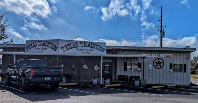 This Texas Spot Turns Dinner Into the Perfect Date Night With Live Music