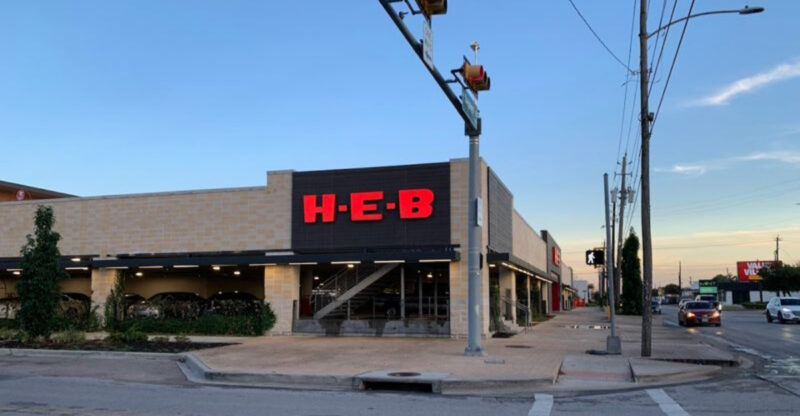 This Two-Story H-E-B in Texas Turns Grocery Shopping Into an Experience