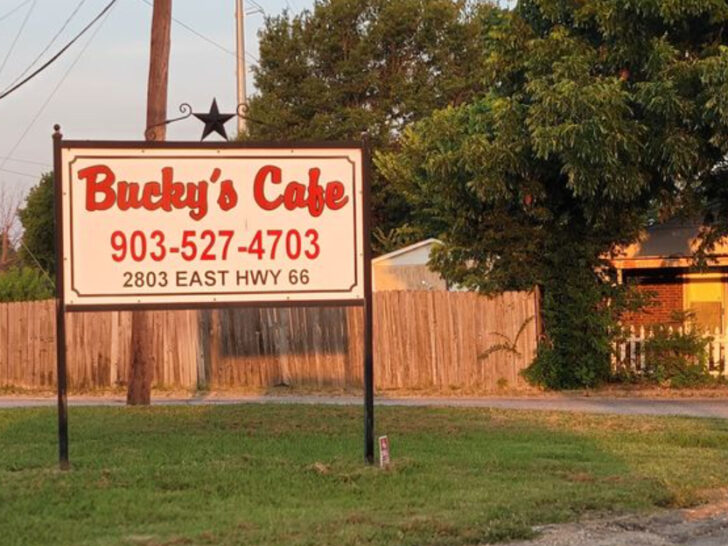 This Welcoming Texas Cafe Feels Like Home From the First Bite