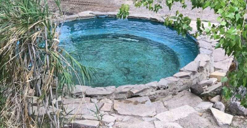 You’d Never Expect to Find a Hot Spring in This Texas Desert