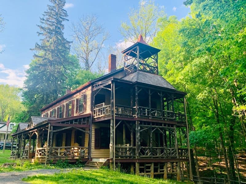 John’s Woods mansion ruin