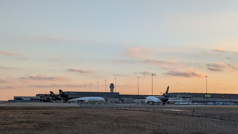 DFW’s Hidden Plane-Spotting Gem Has Reopened - And It’s Better Than Ever Sunsets, Soundtracks, And Serenity