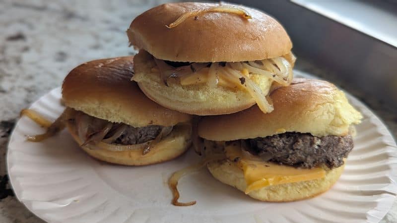 New Jersey Locals Still Line Up for This Tiny Burger Legend What keeps crowds coming back without changing what made it special