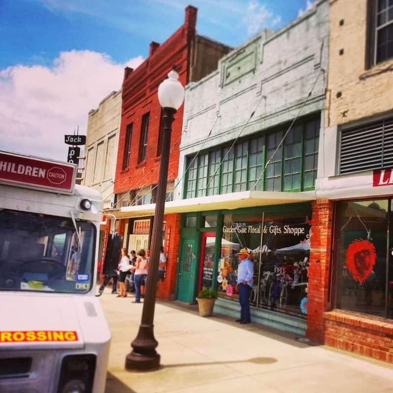 Historic Downtown Ennis Shopping and Dining