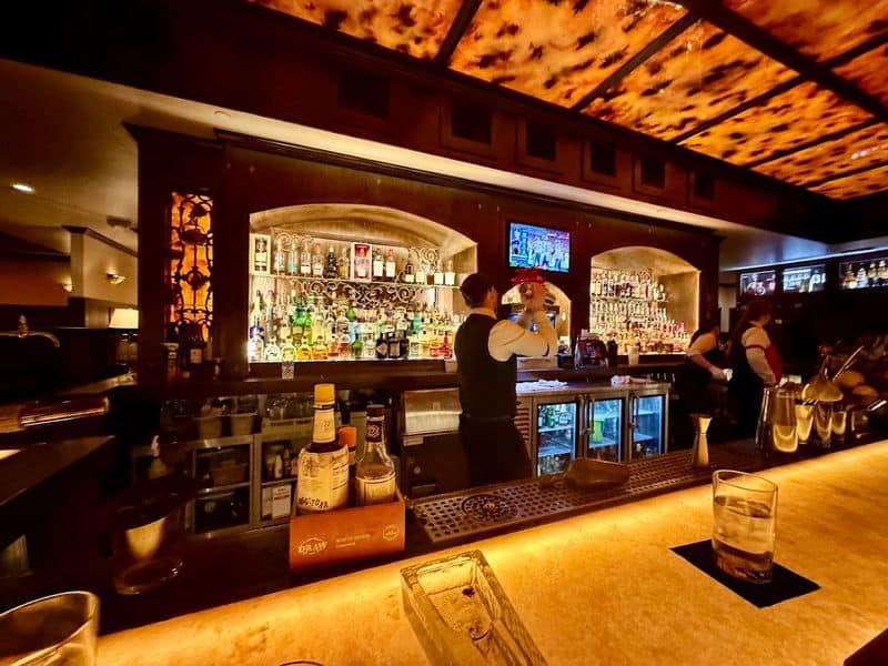 Atmosphere and seating tips