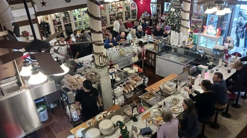 The U-Shaped Counter Experience