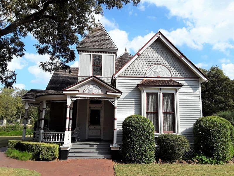 This Quiet Little Park Preserves Early Texas Life Like a Time Capsule Victorian House That Tells Stories of Frontier Elegance