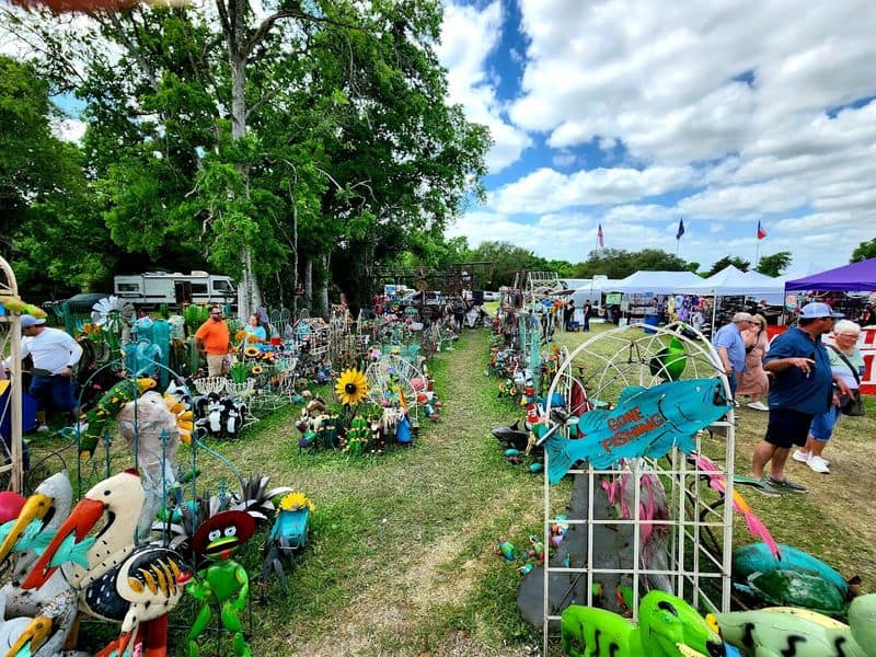 Pet-Friendly Atmosphere for Four-Legged Friends