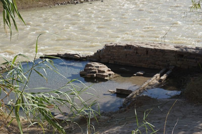 This Texas County’s Water Might Be Slowing Aging And Here’s Why Historic bathhouse ruins