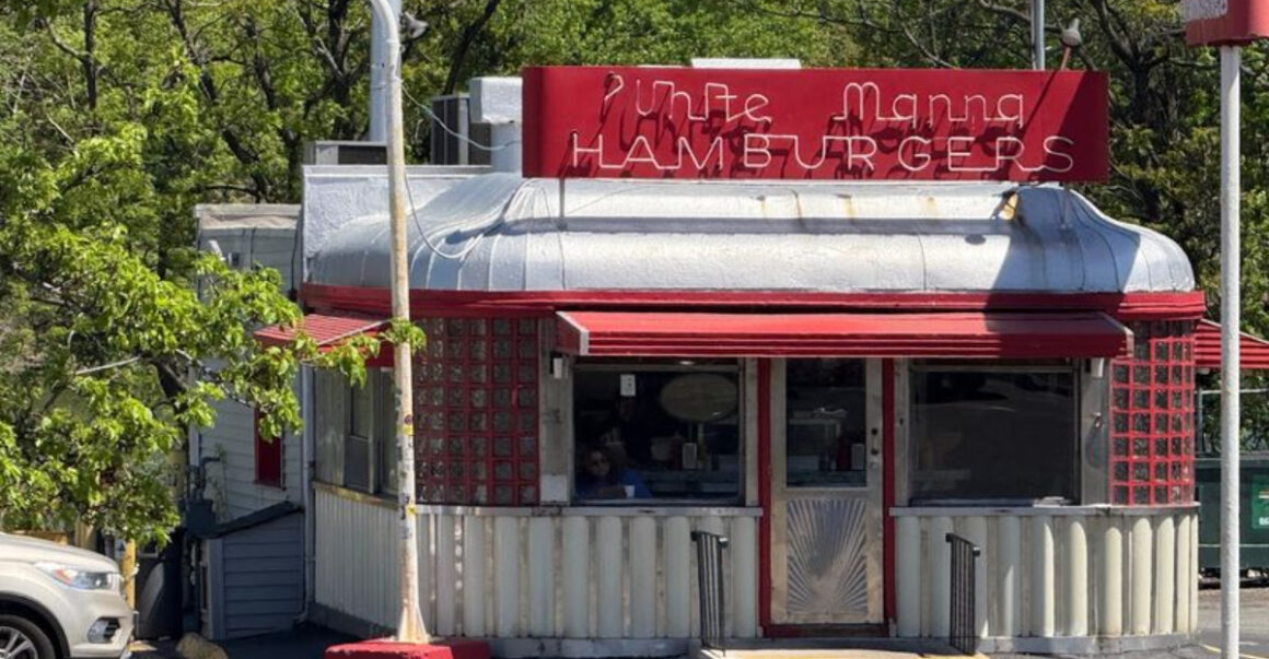 new jersey locals still line up for this tiny burger legend