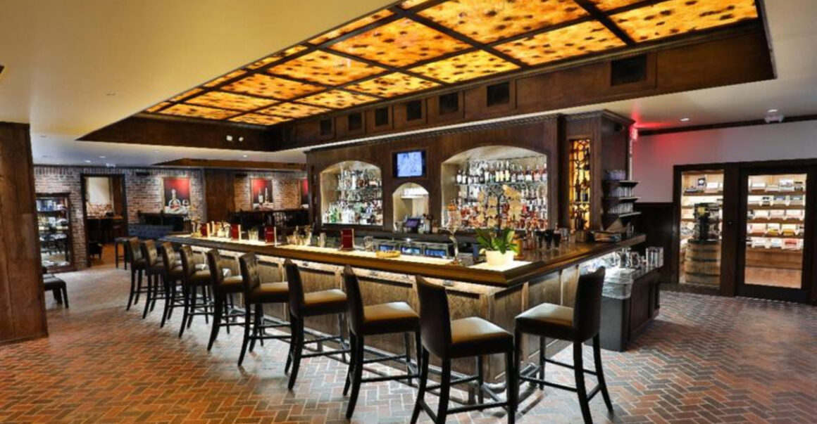 this dallas bar is hidden behind a phone boothand you need a code to get in