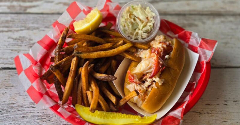This Point Pleasant Beach Seafood Market Serves One of New Jersey’s Most Talked-About Lobster Rolls
