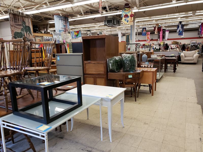 Furniture Floor and Rug Bargains