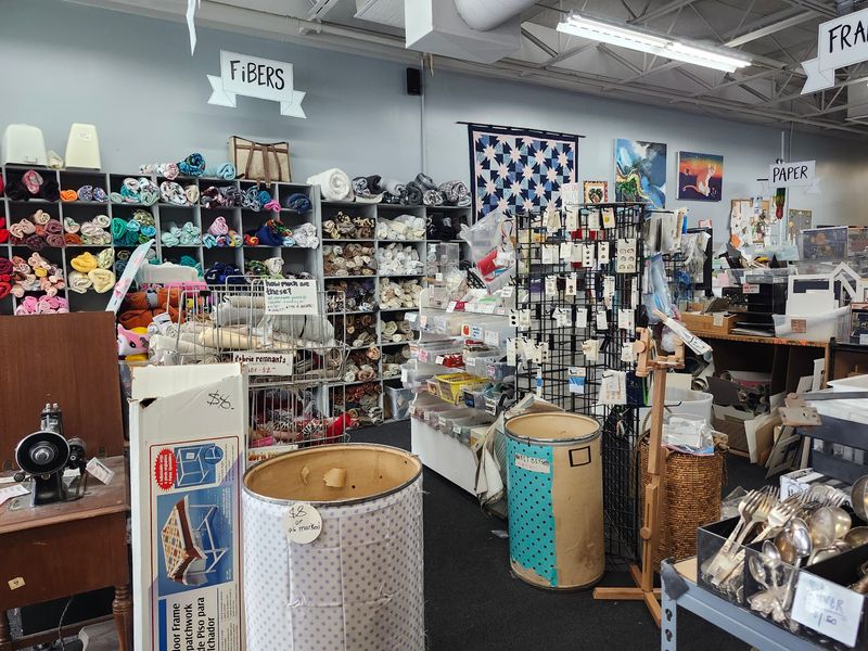This Michigan Art Store Sells Donated Craft Supplies So Cheap Every Visit Feels Like A Treasure Hunt Who Will Love It and Who Might Not