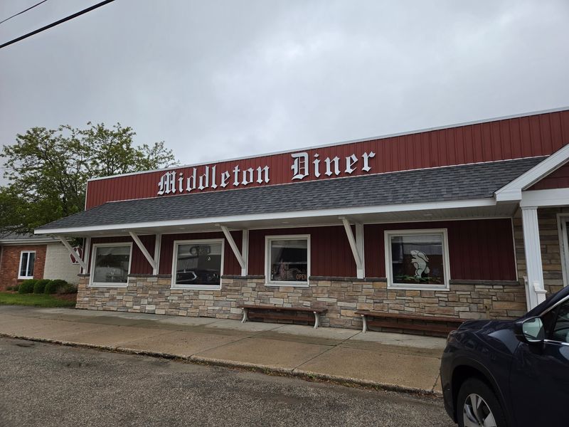 This Amish Buffet In Michigan Has Families Driving Hours Just To Fill Their Plates
